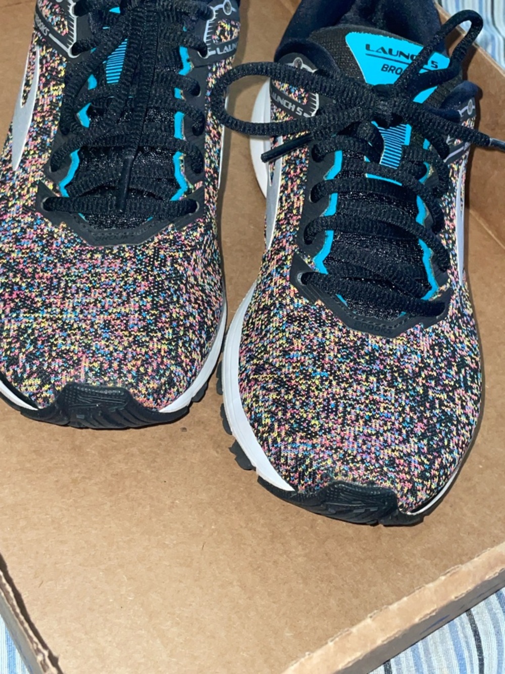 Brooks Women's Launch 5 DNA  Running Shoes Sneakers with Black Teal Accents - Picture 4 of 16